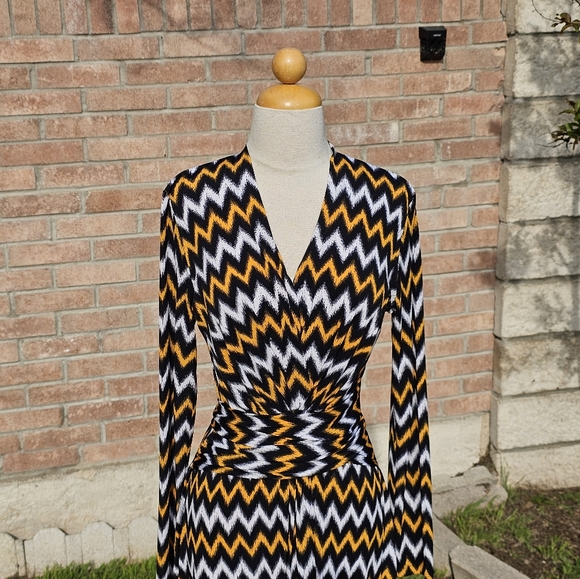 Micheal Kors chevron midi dress - Picture 4 of 10